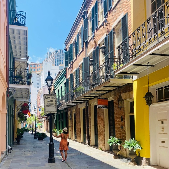 Meet your Posher, Cheryl - Picture 2 of 11